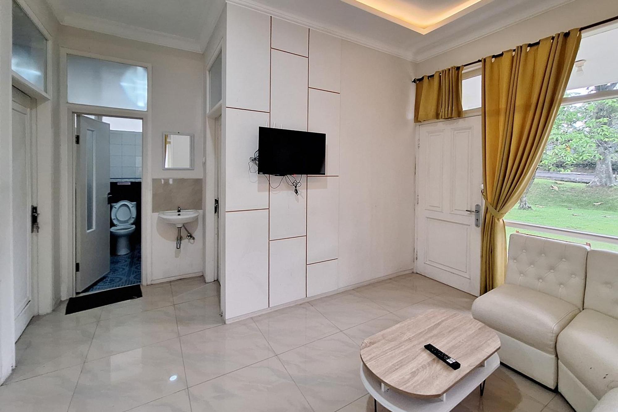 Reddoorz Resort At Tridaya Cisarua Puncak Zewnętrze zdjęcie
