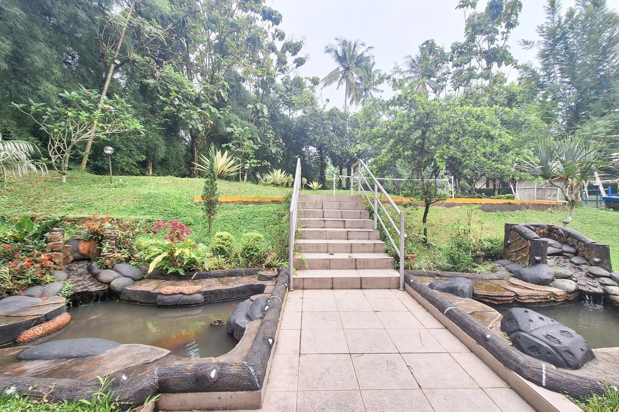 Reddoorz Resort At Tridaya Cisarua Puncak Zewnętrze zdjęcie